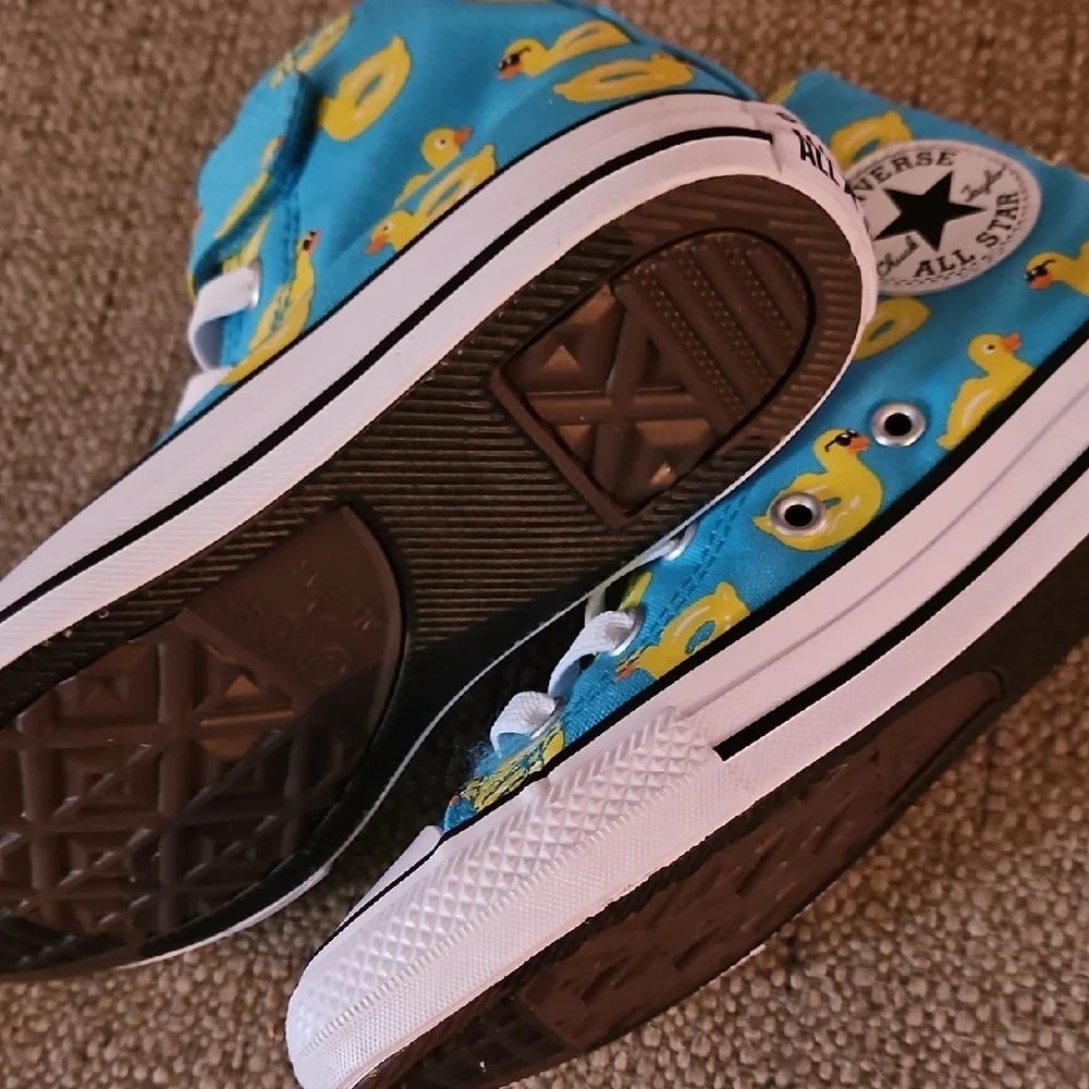 Converse Kids Blue Duck Pattern Sneakers - Picture 5 of 5